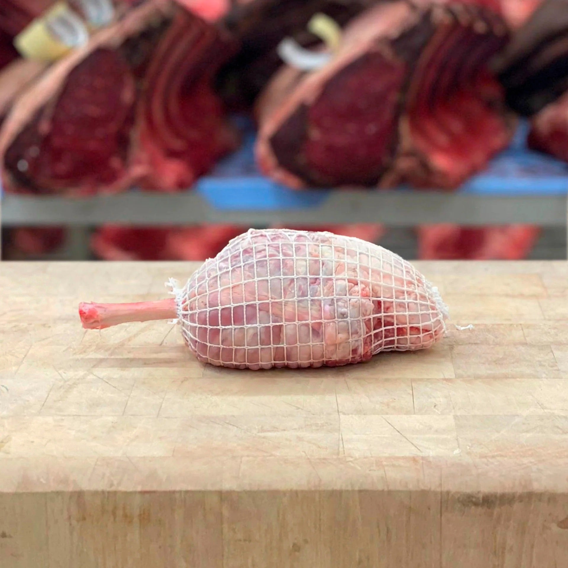 Gigot d'agneau de lait Axuria désossé - La Boucherie - Viande en Ligne