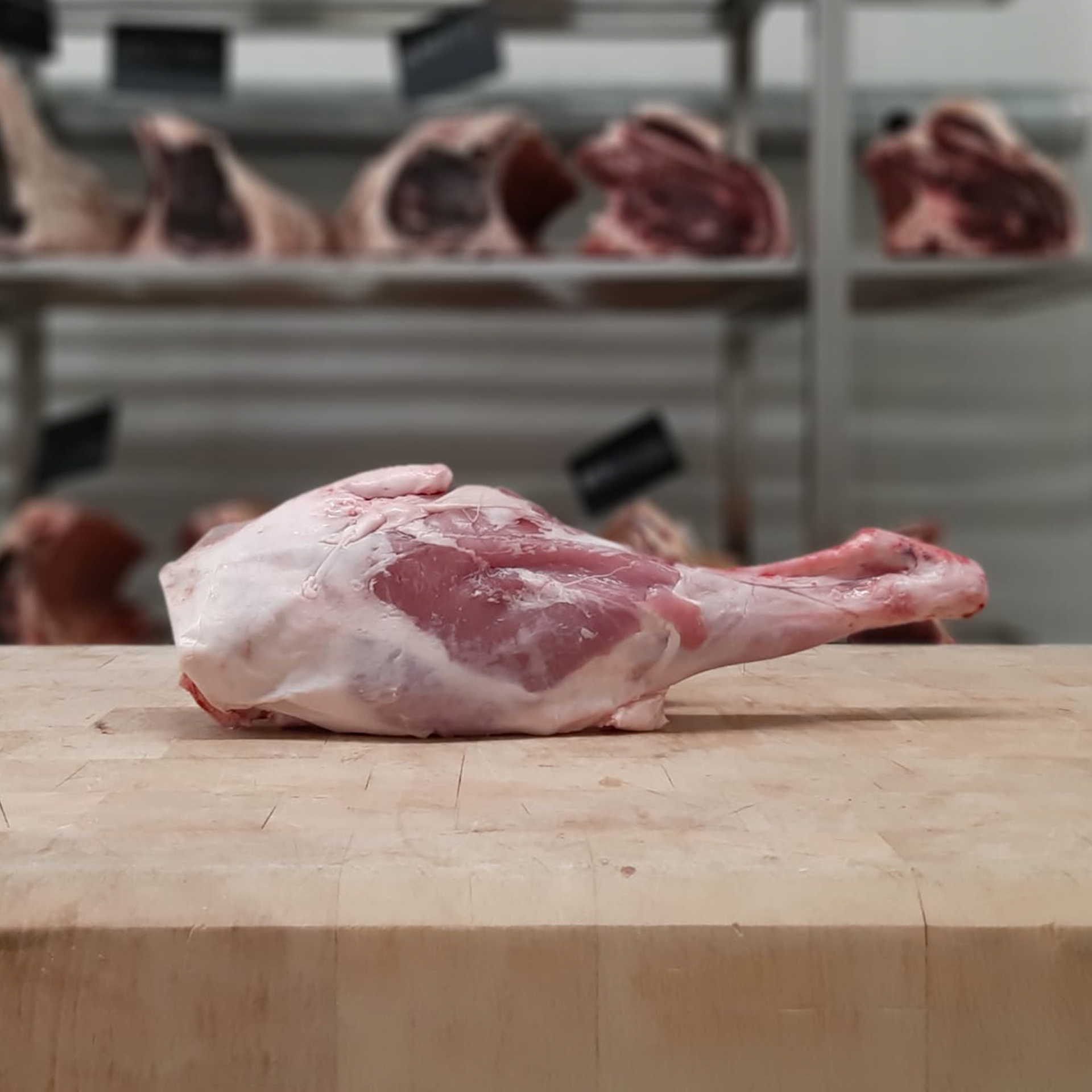 Gigot d'agneau de lait des Pyrénées Axuria - La Boucherie - Viande en Ligne